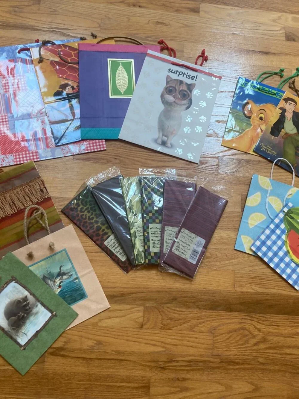 12 Gift Bags & 6 Packs of Tissue Paper